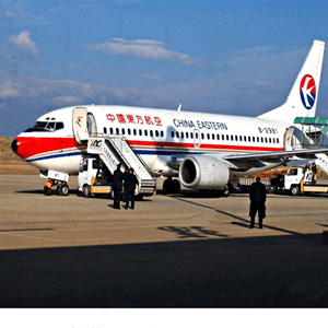 静巴音布鲁克机场空运航空快运业稳步发展的原因是什么？